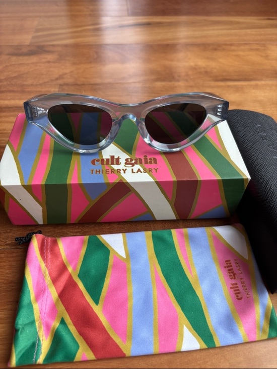NEW Cult Gaia sunglasses